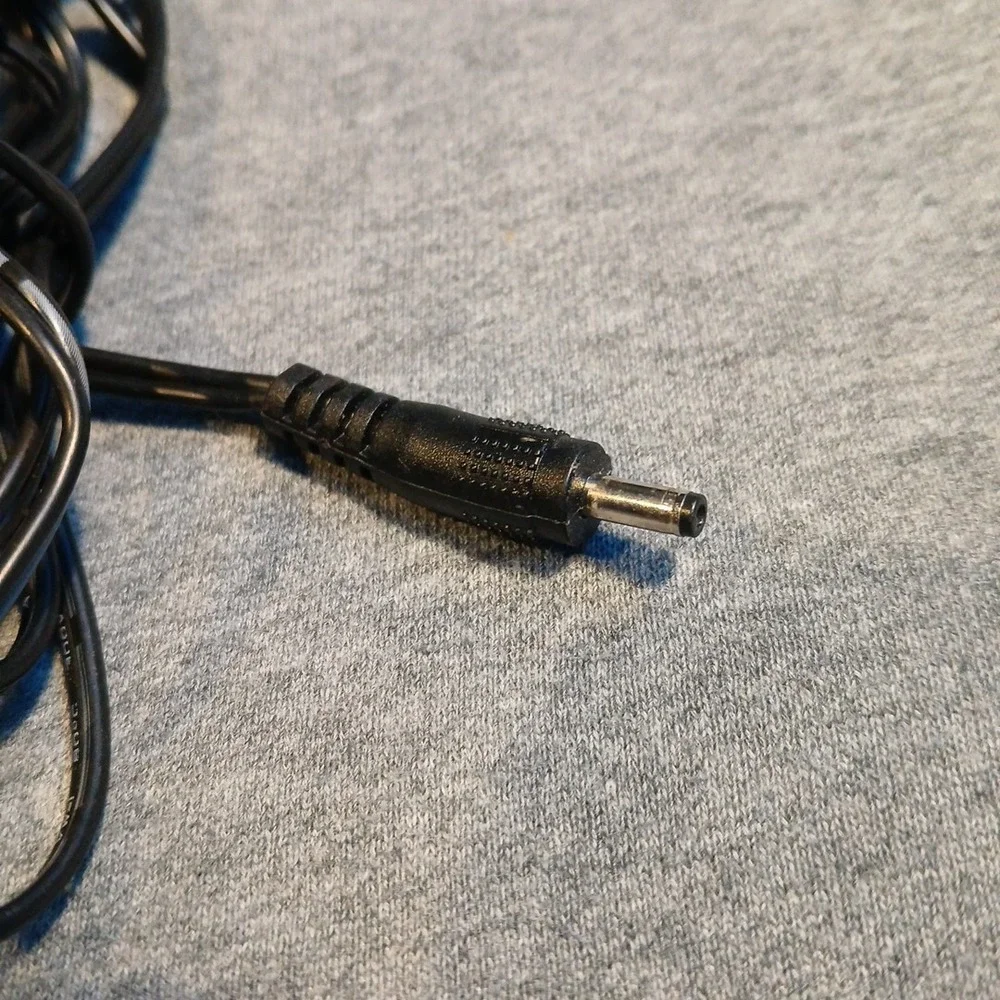 Xin5‎ Power Supply Model A381, Input 100-240V, Output 12V, 5' Cable